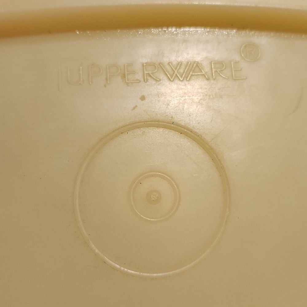 Tupperware Yellow Container - Picture 5 of 5